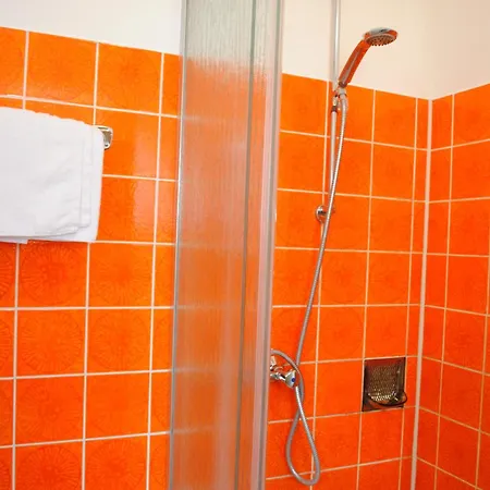 Hotel&café Göller Szálloda 2*