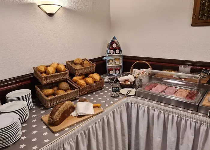 & Cafe Goeller 酒店 罗滕堡