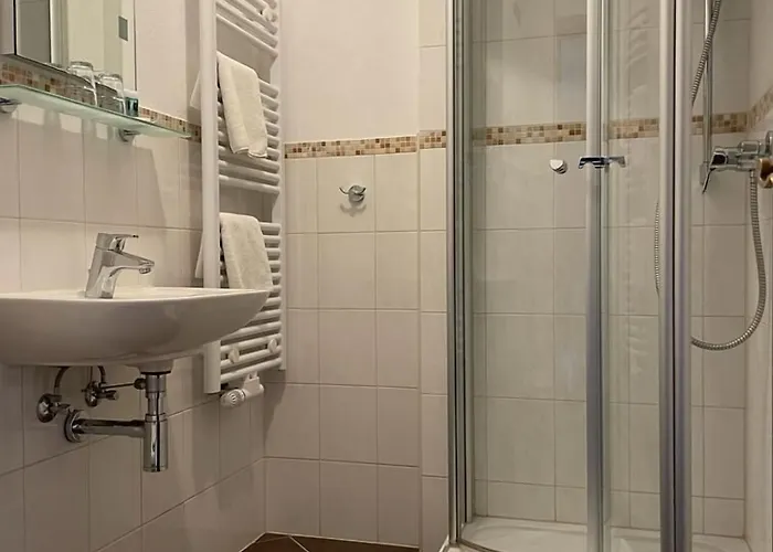 酒店 & Cafe Goeller 2*