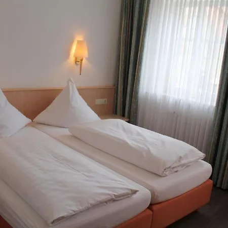 Otel & Cafe Goeller 2*