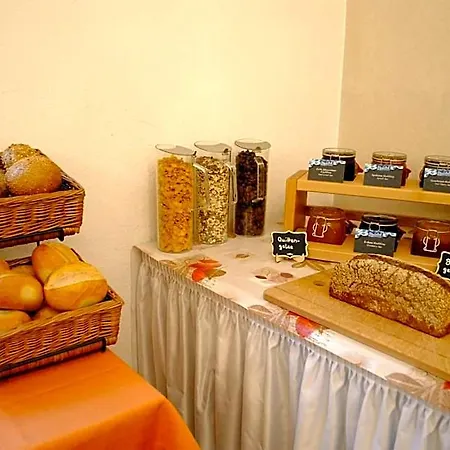 & Cafe Goeller روتنبورغ أوب در تاوبر