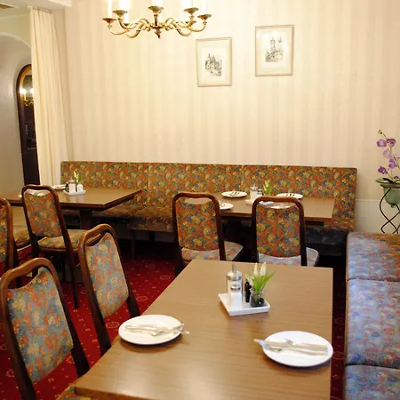 & Cafe Goeller מלון רוטנבורג אוב דר טאובר