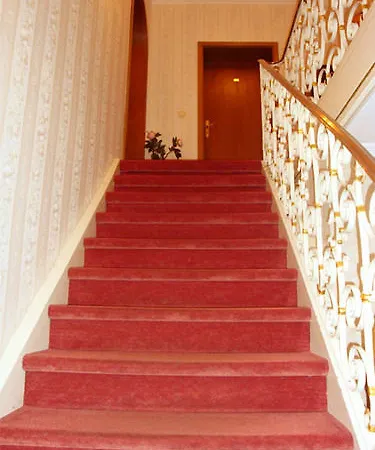 Hocher Готель