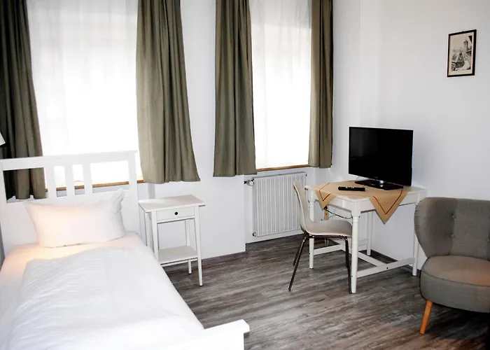 Hotel & Cafe Goeller 2*