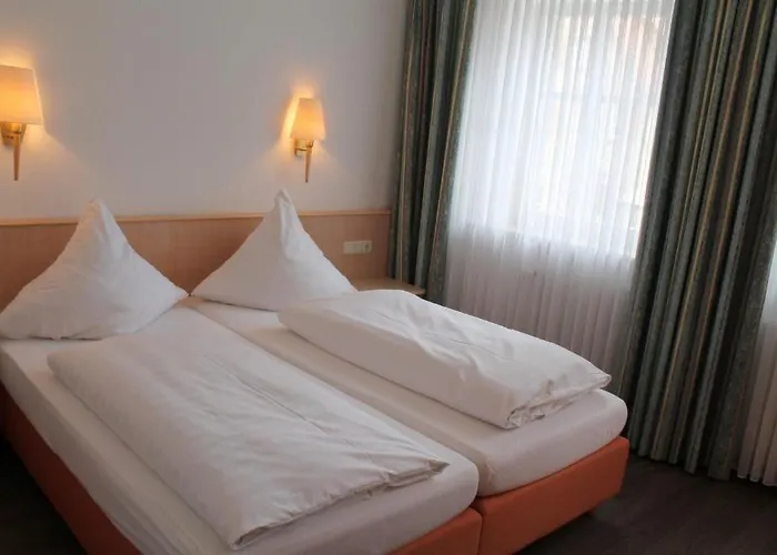 Hotel & Cafe Goeller 2*