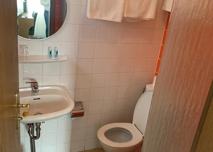 & Cafe Goeller Hotel 2*